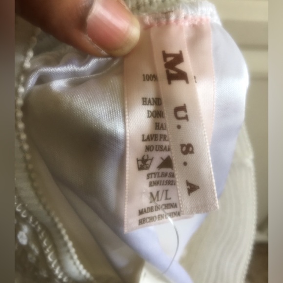 Adorable egg shell colored crochet skirt - Picture 6 of 9